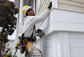 How To Choose The Right Materials for Your Siding Installation in 'Sarcoxie, MO